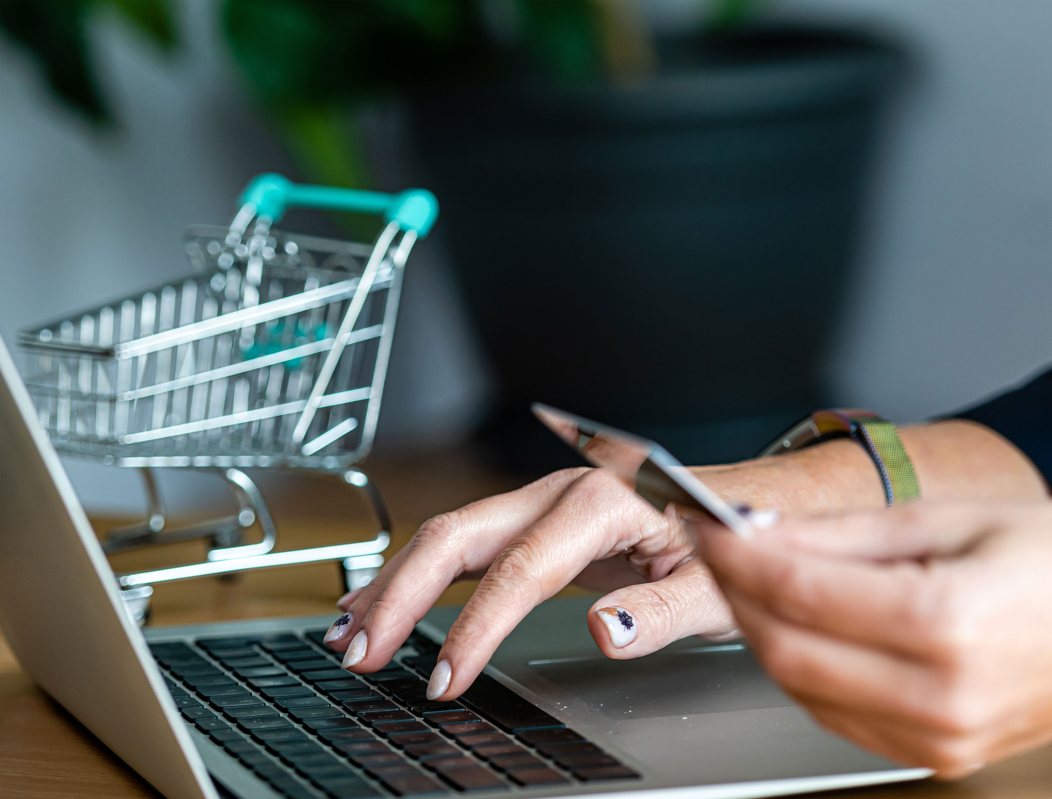 E-COMMERCE